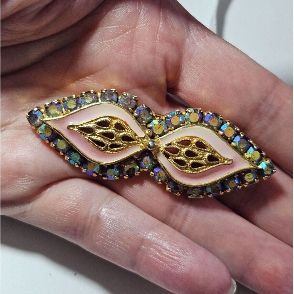 Vintage gold tone pink brooch iridescent